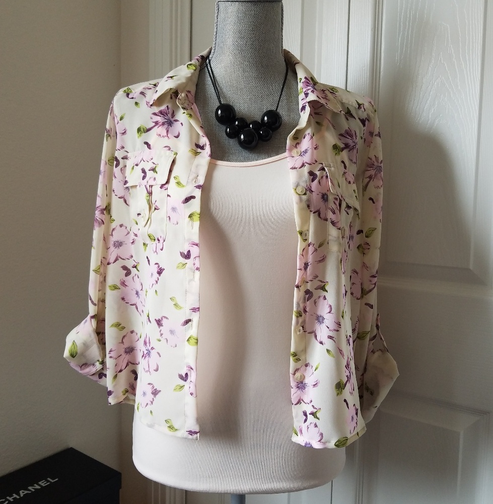 NWT! Passport Floral Blouse with cami Small